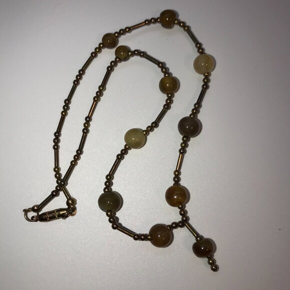 15 1/2" Agate and Gold Beaded Necklace - Picture 3 of 4